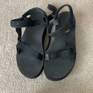 Flat form tevas